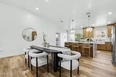 Dining - 1320 E Winter Dr, Phoenix, AZ 85020 photo 1 of 1