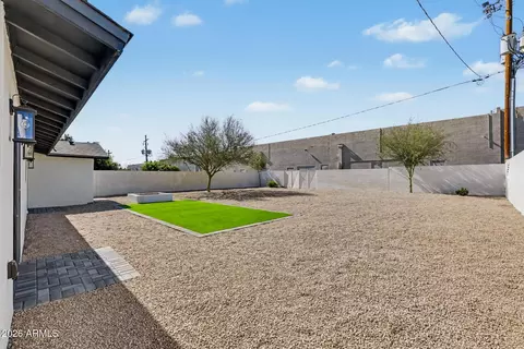 Exterior - 1320 E Winter Dr, Phoenix, AZ 85020 photo 7 of 8