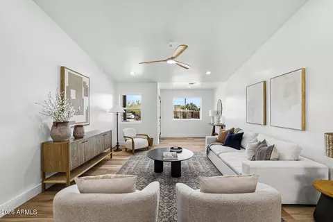 Living - 1320 E Winter Dr, Phoenix, AZ 85020 photo 2 of 5