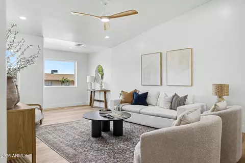Living - 1320 E Winter Dr, Phoenix, AZ 85020 photo 4 of 5