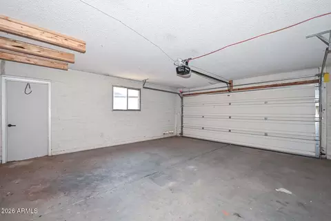 8442 N 48th Dr, Glendale, AZ 85302