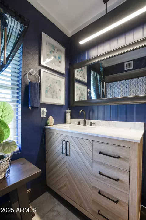 Bath - 830 E Peoria Ave #3, Phoenix, AZ 85020 photo 3 of 3