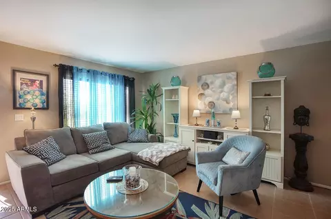Living - 830 E Peoria Ave #3, Phoenix, AZ 85020 photo 2 of 3