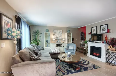 Living - 830 E Peoria Ave #3, Phoenix, AZ 85020 photo 1 of 3