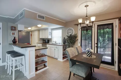 Dining - 830 E Peoria Ave #3, Phoenix, AZ 85020 photo 2 of 3