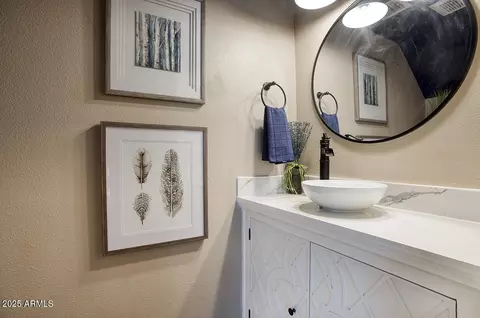 Bath - 830 E Peoria Ave #3, Phoenix, AZ 85020 photo 1 of 3