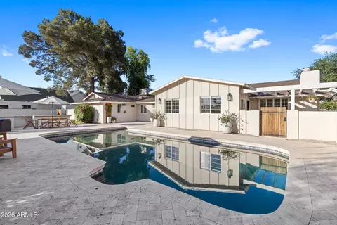 Exterior - 914 N Constellation Way, Gilbert, AZ 85234 photo 9 of 20