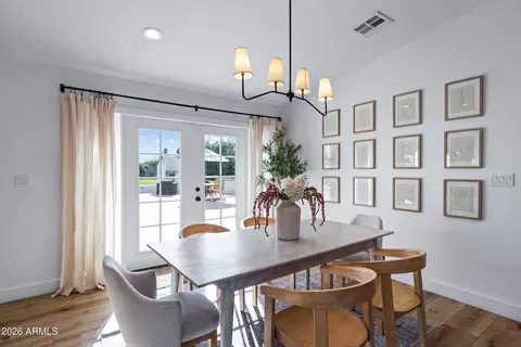 Dining - 914 N Constellation Way, Gilbert, AZ 85234 photo 1 of 2