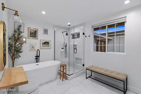 Bath - 914 N Constellation Way, Gilbert, AZ 85234 photo 3 of 4