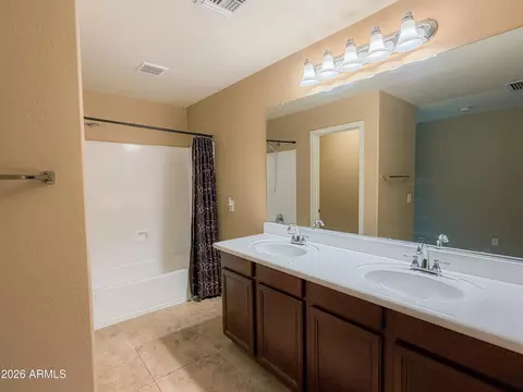 Bath - 4332 E Oakland St, Gilbert, AZ 85295 photo 2 of 3