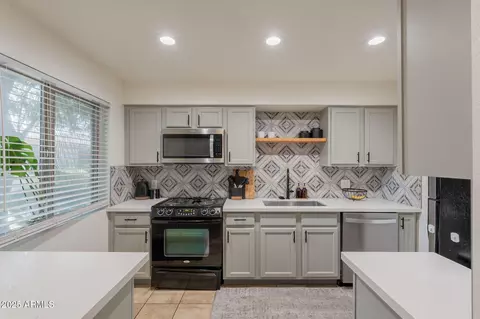 3402 N 32nd St #163, Phoenix, AZ 85018