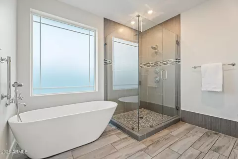 Bath - 3401 N 34th Pl, Phoenix, AZ 85018 photo 1 of 7