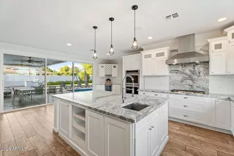 Kitchen - 3401 N 34th Pl, Phoenix, AZ 85018 photo 5 of 5