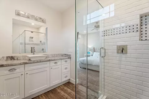 Bath - 3401 N 34th Pl, Phoenix, AZ 85018 photo 6 of 7