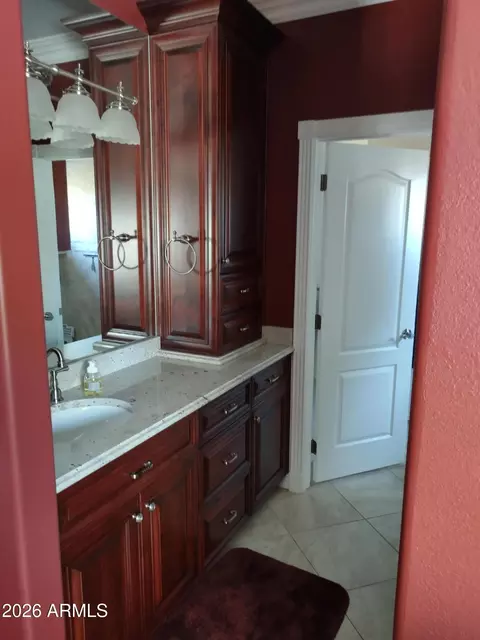 Bath - 4402 E Indigo Bay Dr, Gilbert, AZ 85234 photo 3 of 8