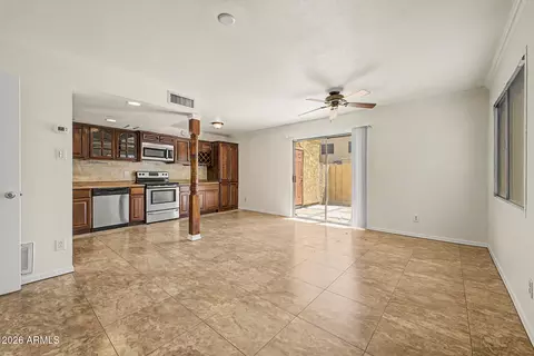 948 S Alma School Rd UNIT 102, Mesa, AZ 85210
