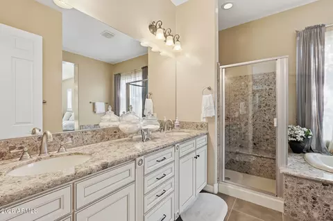 Bath - 3732 Ellis St, Mesa, AZ 85205 photo 2 of 5