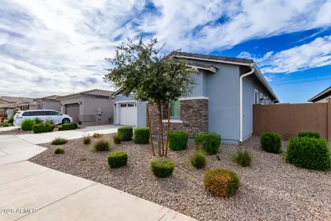 Exterior - 640 S Olympic Dr, Gilbert, AZ 85296 photo 3 of 27