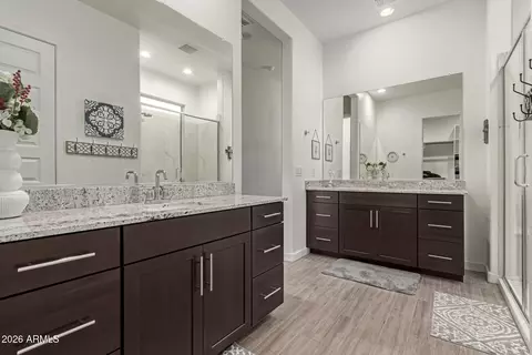 Bath - 640 S Olympic Dr, Gilbert, AZ 85296 photo 3 of 5