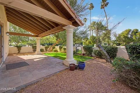 Exterior - 4005 E Osborn Rd, Phoenix, AZ 85018 photo 6 of 8