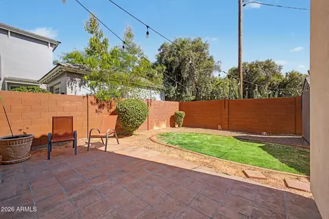 Exterior - 4005 E Osborn Rd, Phoenix, AZ 85018 photo 7 of 8