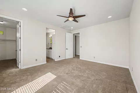 Bedroom - 4005 E Osborn Rd, Phoenix, AZ 85018 photo 1 of 4