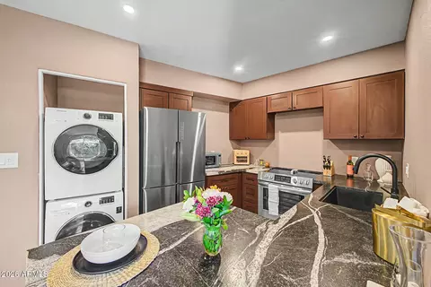 Kitchen - 385 W Pierson St #A4, Phoenix, AZ 85013 photo 2 of 4