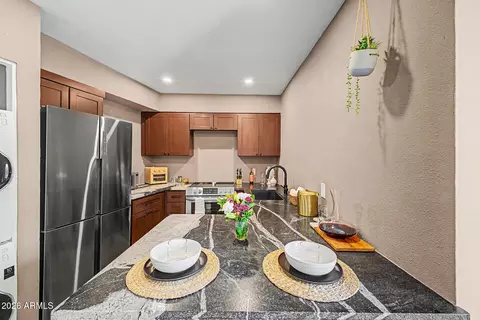 Kitchen - 385 W Pierson St #A4, Phoenix, AZ 85013 photo 4 of 4