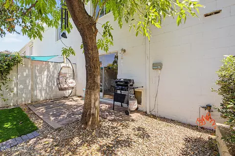 Exterior - 385 W Pierson St #A4, Phoenix, AZ 85013 photo 5 of 7