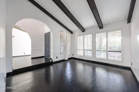 Living - 8444 N 7th Ave, Phoenix, AZ 85021 photo 4 of 7