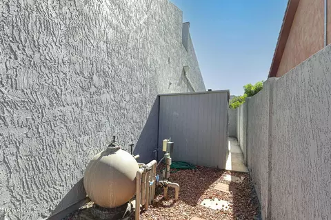 Exterior - 8444 N 7th Ave, Phoenix, AZ 85021 photo 12 of 14