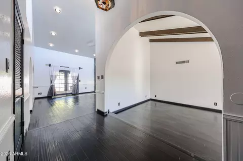 Entry Way - 8444 N 7th Ave, Phoenix, AZ 85021 photo 2 of 2