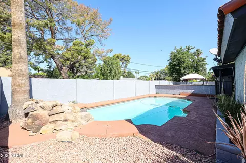 Exterior - 8444 N 7th Ave, Phoenix, AZ 85021 photo 11 of 14