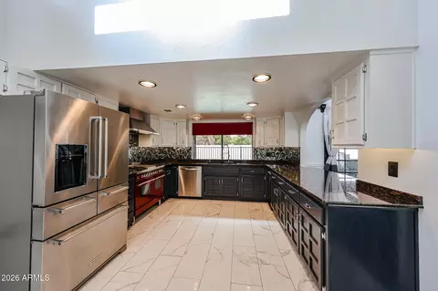 Kitchen - 8444 N 7th Ave, Phoenix, AZ 85021 photo 3 of 5