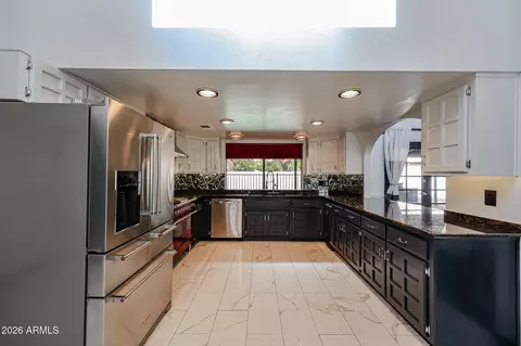 Kitchen - 8444 N 7th Ave, Phoenix, AZ 85021 photo 4 of 5