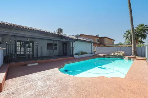 Exterior - 8444 N 7th Ave, Phoenix, AZ 85021 photo 13 of 14
