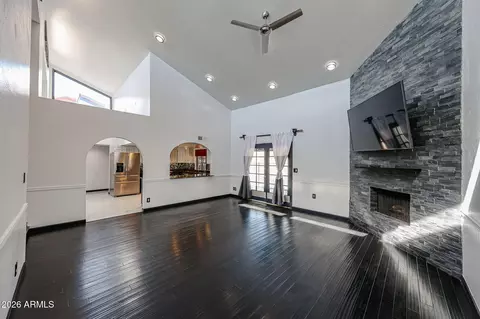 Living - 8444 N 7th Ave, Phoenix, AZ 85021 photo 3 of 7