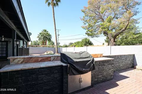 Exterior - 8444 N 7th Ave, Phoenix, AZ 85021 photo 8 of 14