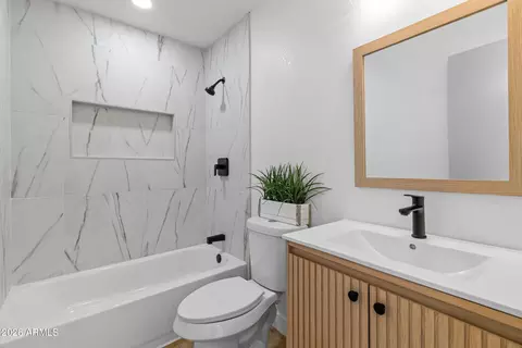 231 W Winston Dr, Phoenix, AZ 85041