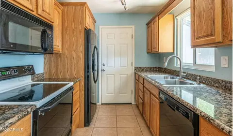 Entry Way - 4026 E Carson Rd, Phoenix, AZ 85042 photo 1 of 1