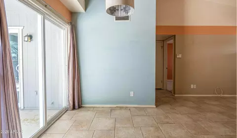 Living - 4026 E Carson Rd, Phoenix, AZ 85042 photo 2 of 2