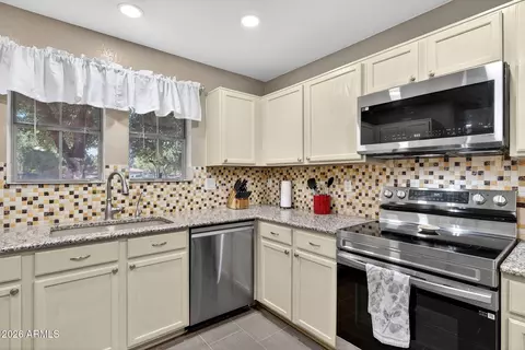 3048 E Michelle Way, Gilbert, AZ 85234