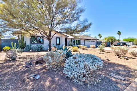 Exterior - 10042 N 28th St, Phoenix, AZ 85028 photo 3 of 7