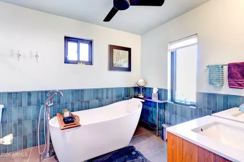 Bath - 10042 N 28th St, Phoenix, AZ 85028 photo 1 of 3