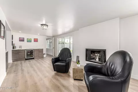 Living - 2539 E Campbell Ave, Phoenix, AZ 85016 photo 3 of 3