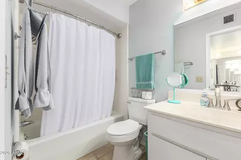 Bath - 1047 E Fairfield St, Mesa, AZ 85203 photo 4 of 5