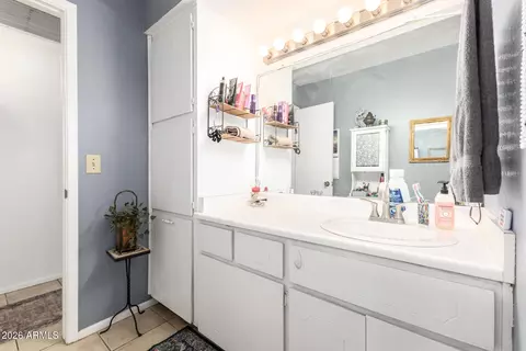Bath - 1047 E Fairfield St, Mesa, AZ 85203 photo 3 of 5