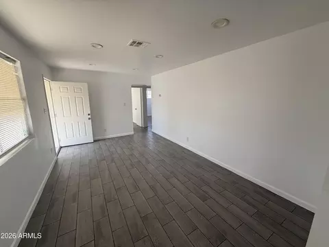 Living - 8033 N 29th Dr, Phoenix, AZ 85051 photo 1 of 2