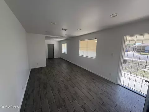 Living - 8033 N 29th Dr, Phoenix, AZ 85051 photo 2 of 2