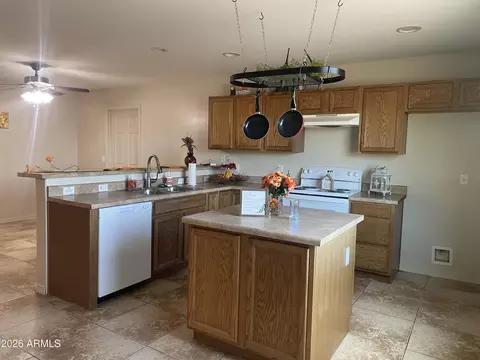 Kitchen - 1126 W Apollo Ave, Tempe, AZ 85283 photo 1 of 2